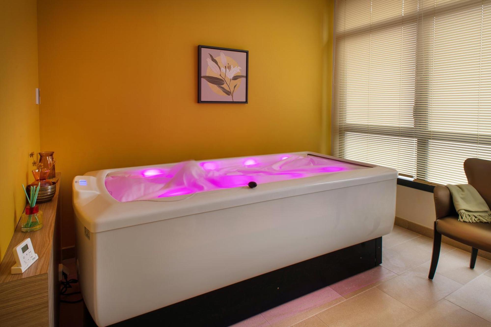 Aparthotel Domitys La Clef Des Arts Chalons-en-Champagne, France - book ...